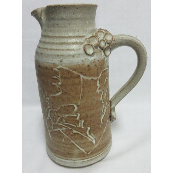 Artisan Pottery Stoneware 3D Pitcher 2 Tone Tan Browns Grapes Marked HB 8"x5" - Picture 5 of 9